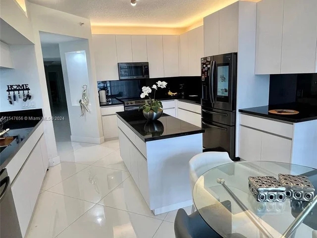 10730 NW 66th St # 108, Doral FL 33178