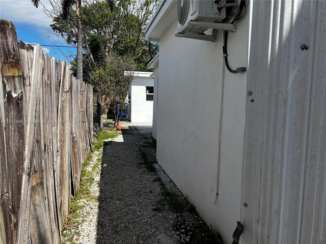 513 Franklin Rd, West Palm Beach FL 33405