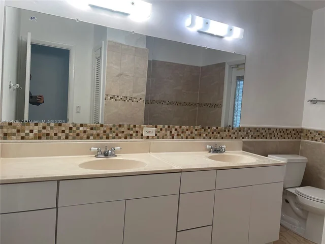 7361 SW 117 TER, Pinecrest FL 33156