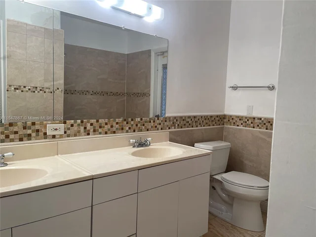 7361 SW 117 TER, Pinecrest FL 33156