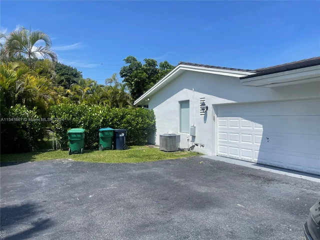 7361 SW 117 TER, Pinecrest FL 33156