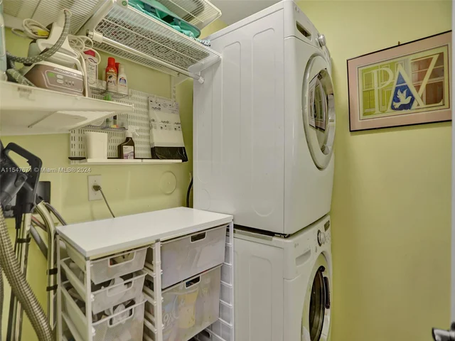 18492 NW 24th St, Pembroke Pines FL 33029