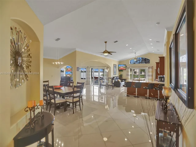 18492 NW 24th St, Pembroke Pines FL 33029