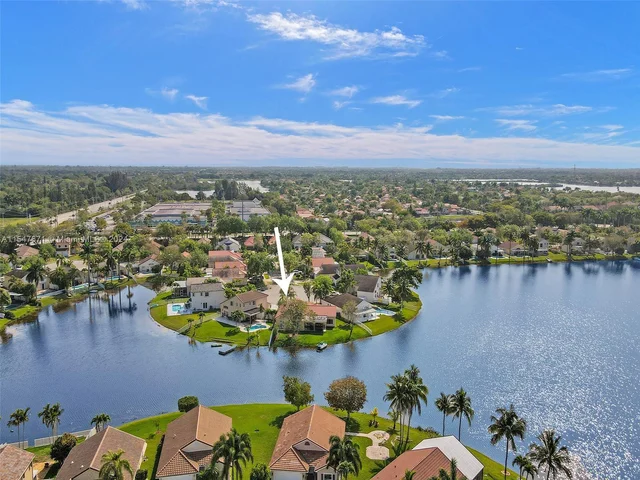 18492 NW 24th St, Pembroke Pines FL 33029