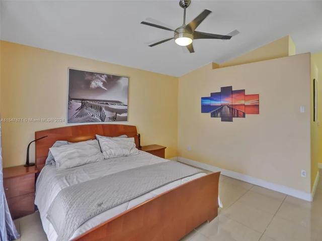 18492 NW 24th St, Pembroke Pines FL 33029