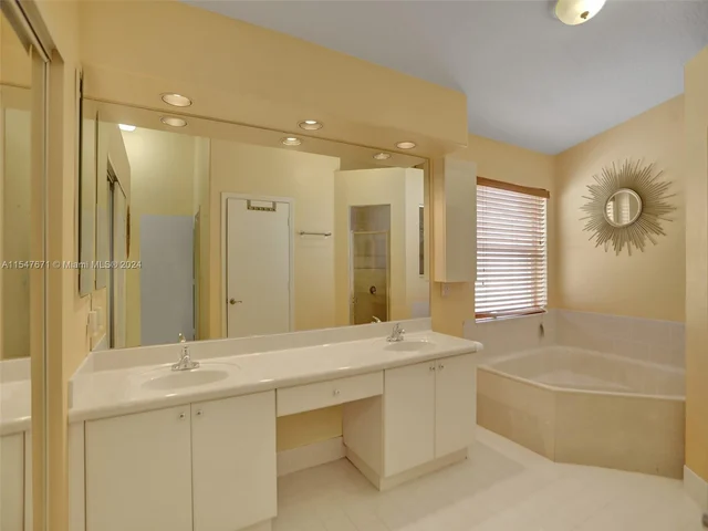 18492 NW 24th St, Pembroke Pines FL 33029