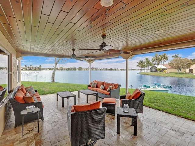 18492 NW 24th St, Pembroke Pines FL 33029