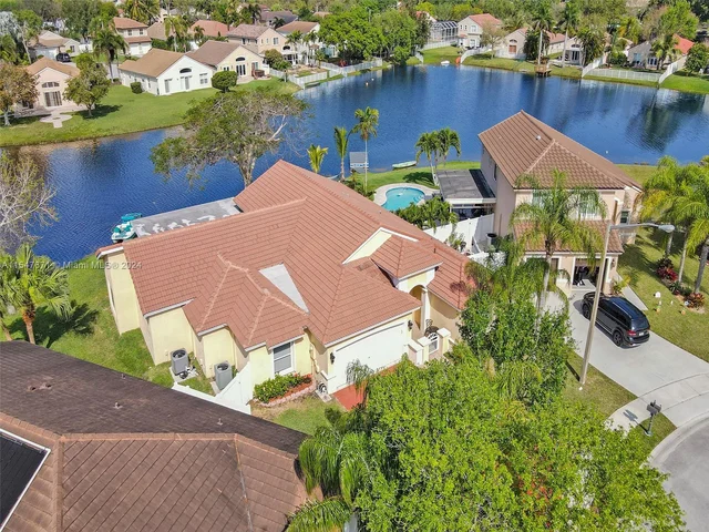 18492 NW 24th St, Pembroke Pines FL 33029