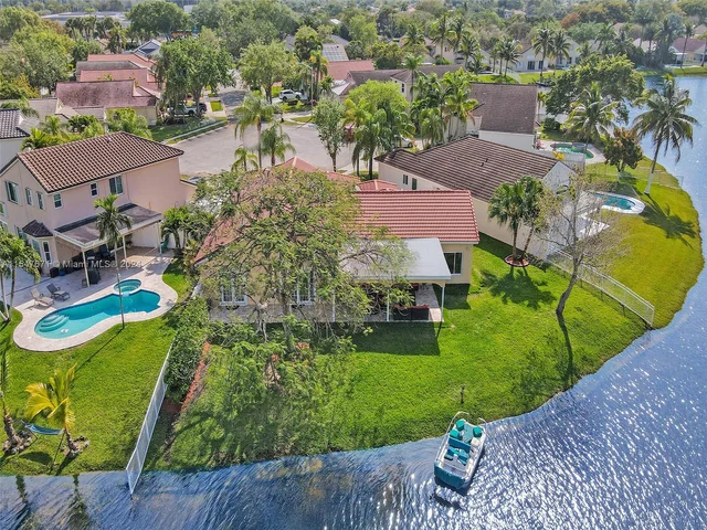 18492 NW 24th St, Pembroke Pines FL 33029