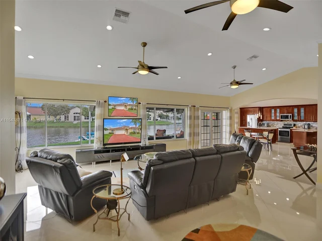 18492 NW 24th St, Pembroke Pines FL 33029