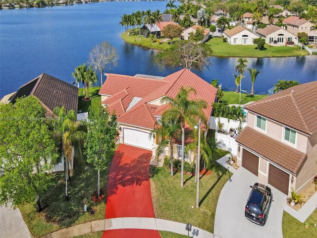 18492 NW 24th St, Pembroke Pines FL 33029