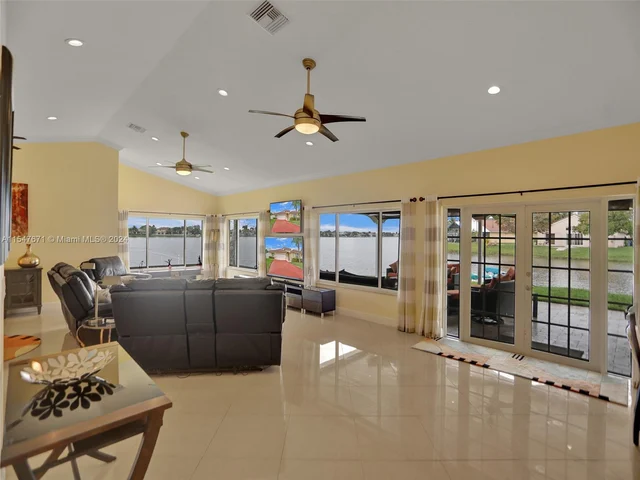 18492 NW 24th St, Pembroke Pines FL 33029