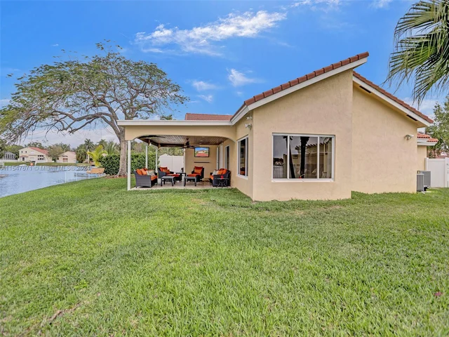 18492 NW 24th St, Pembroke Pines FL 33029