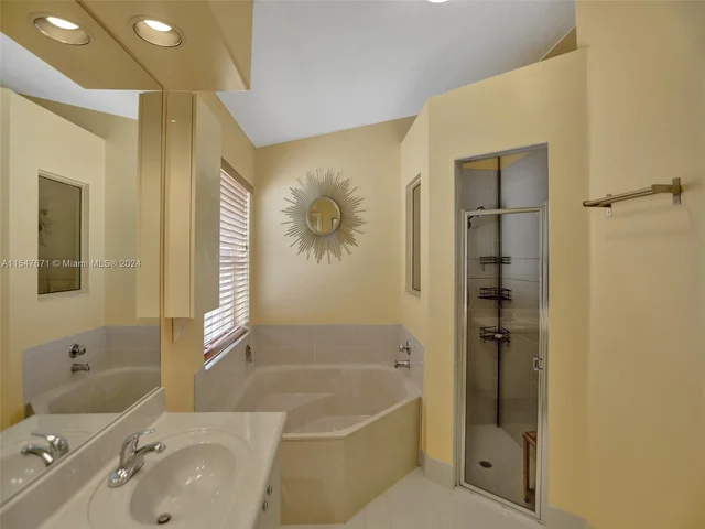 18492 NW 24th St, Pembroke Pines FL 33029