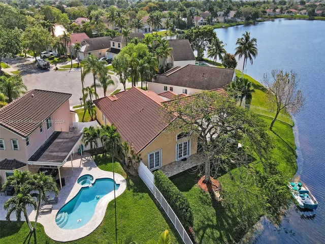 18492 NW 24th St, Pembroke Pines FL 33029