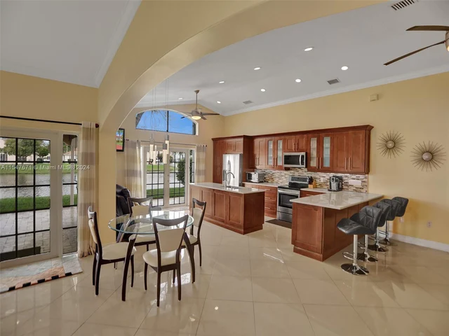 18492 NW 24th St, Pembroke Pines FL 33029