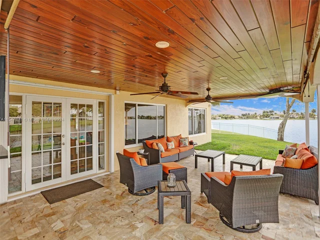 18492 NW 24th St, Pembroke Pines FL 33029