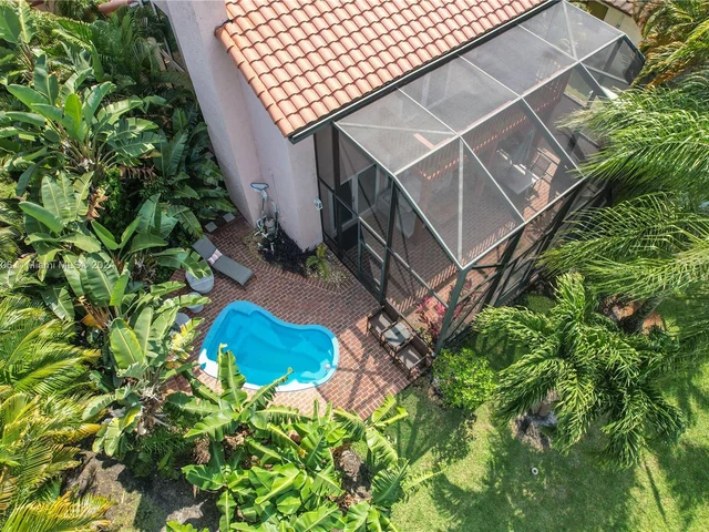 3851 NW 7th Pl, Deerfield Beach FL 33442