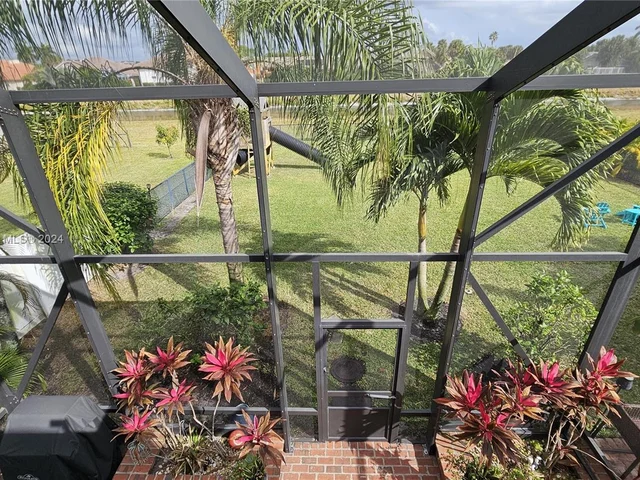 3851 NW 7th Pl, Deerfield Beach FL 33442