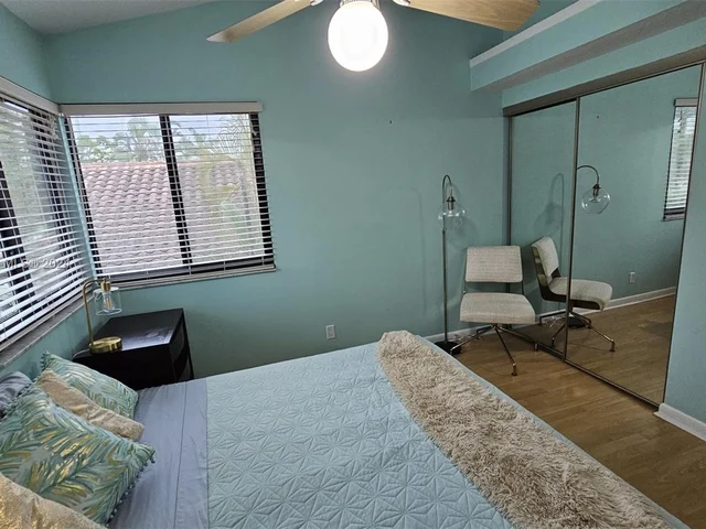 3851 NW 7th Pl, Deerfield Beach FL 33442