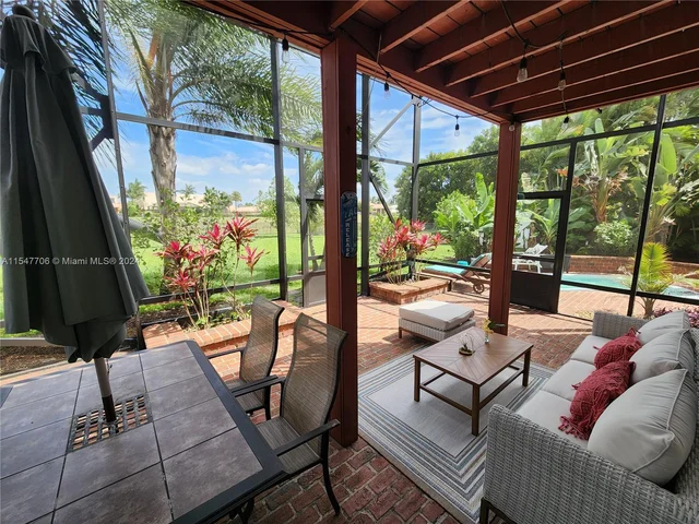 3851 NW 7th Pl, Deerfield Beach FL 33442