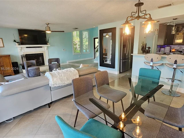 3851 NW 7th Pl, Deerfield Beach FL 33442