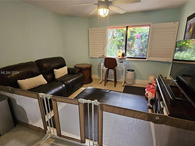 3851 NW 7th Pl, Deerfield Beach FL 33442