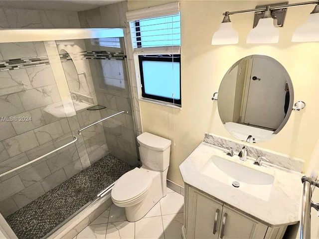 3851 NW 7th Pl, Deerfield Beach FL 33442