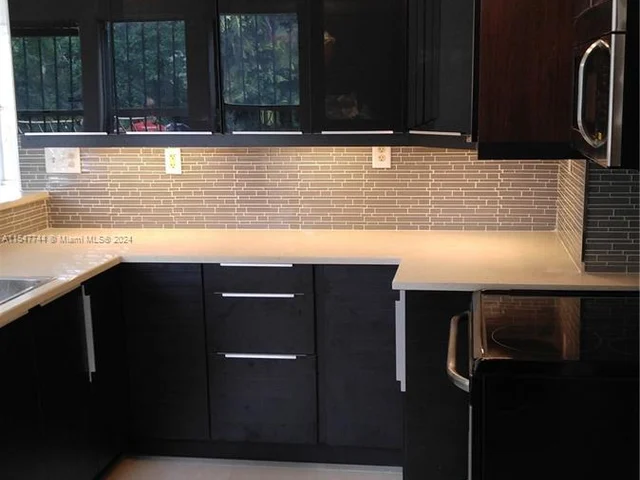 1730 NW 51st St, Miami FL 33142