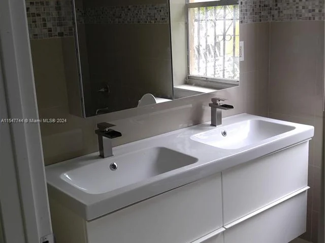 1730 NW 51st St, Miami FL 33142