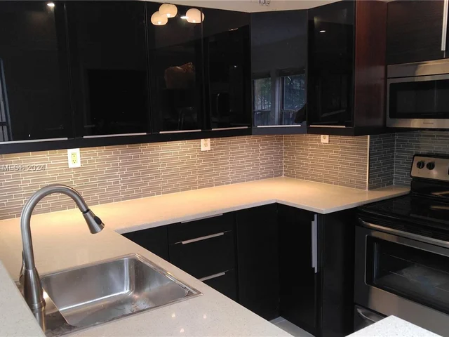 1730 NW 51st St, Miami FL 33142