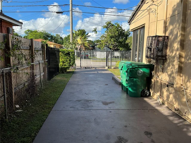 1730 NW 51st St, Miami FL 33142