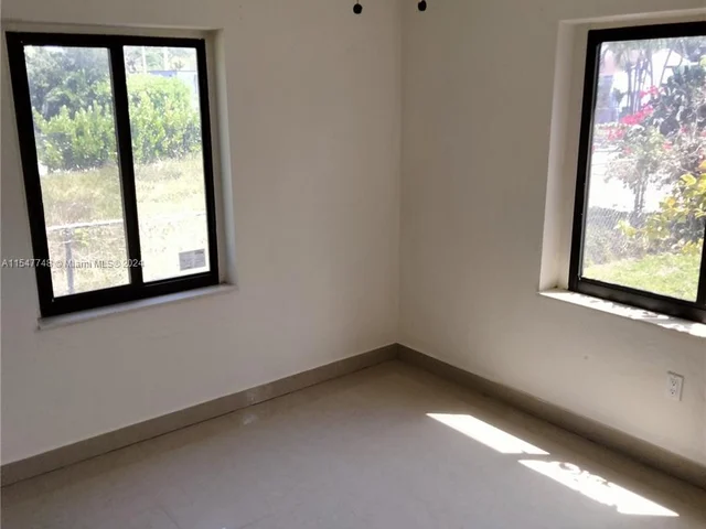 251 NW 45 ST, Miami FL 33127