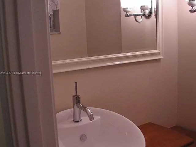 1445 Atlantic Shores Blvd # 306, Hallandale Beach FL 33009