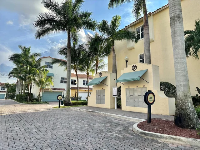 12468 NW 17th Mnr # 12468, Pembroke Pines FL 33028