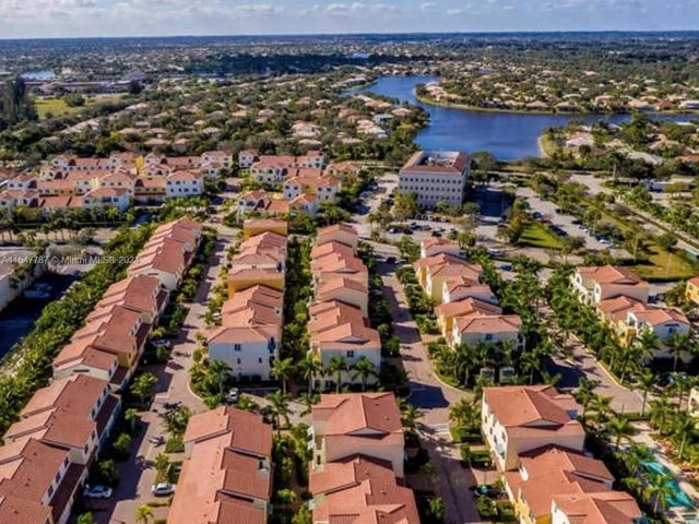 12468 NW 17th Mnr # 12468, Pembroke Pines FL 33028