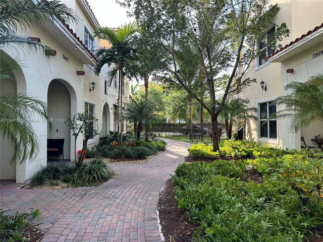 12468 NW 17th Mnr # 12468, Pembroke Pines FL 33028