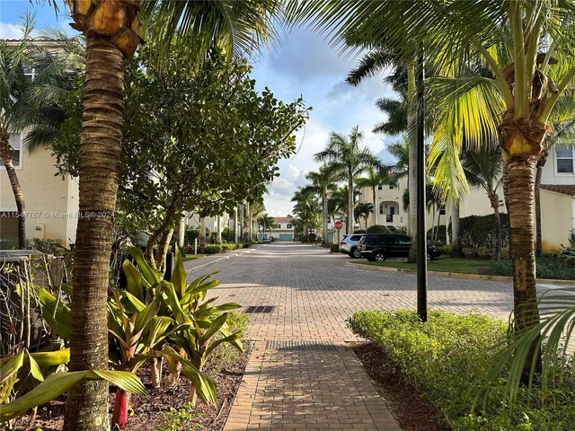 12468 NW 17th Mnr # 12468, Pembroke Pines FL 33028