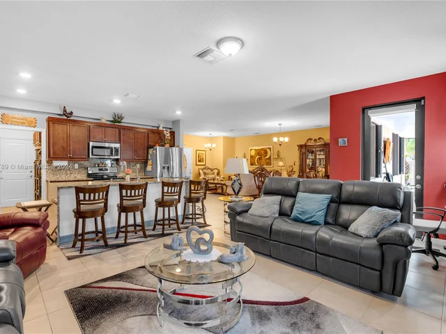 266 SE 23rd Ter, Homestead FL 33033