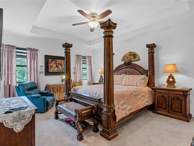 266 SE 23rd Ter, Homestead FL 33033