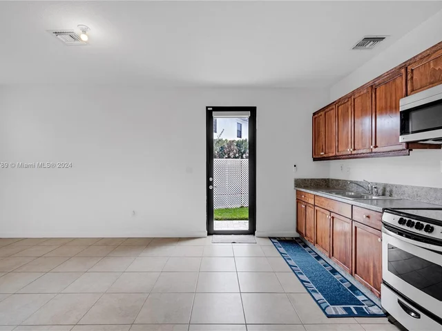 266 SE 23rd Ter, Homestead FL 33033