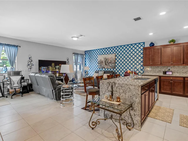 266 SE 23rd Ter, Homestead FL 33033