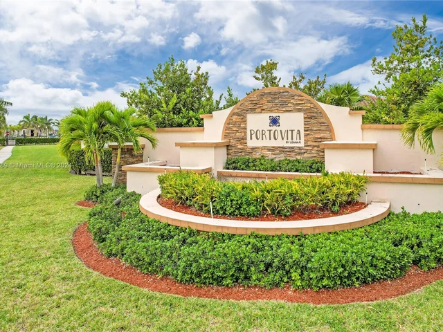 266 SE 23rd Ter, Homestead FL 33033