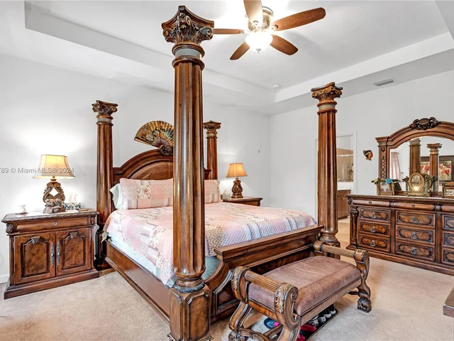 266 SE 23rd Ter, Homestead FL 33033