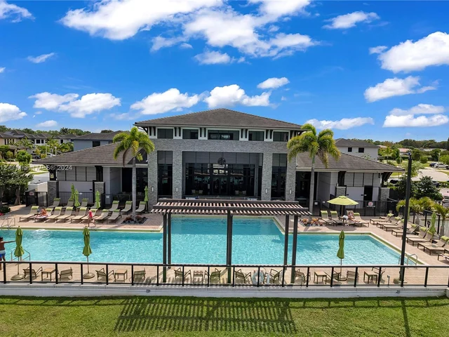 15785 NW 91st Ct # 15785, Miami Lakes FL 33018