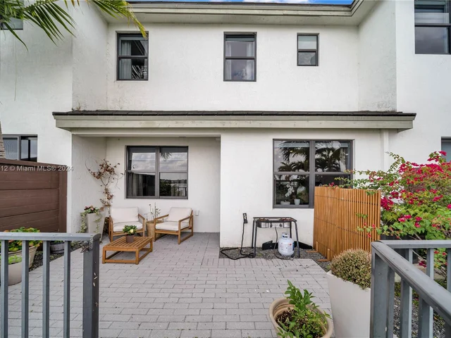 15785 NW 91st Ct # 15785, Miami Lakes FL 33018