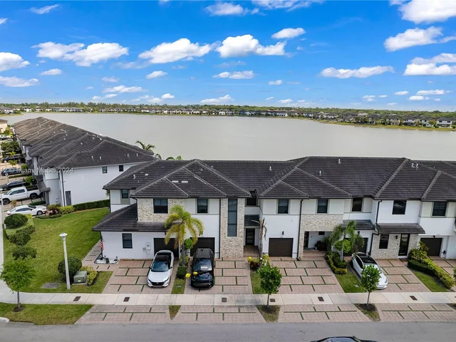 15785 NW 91st Ct # 15785, Miami Lakes FL 33018