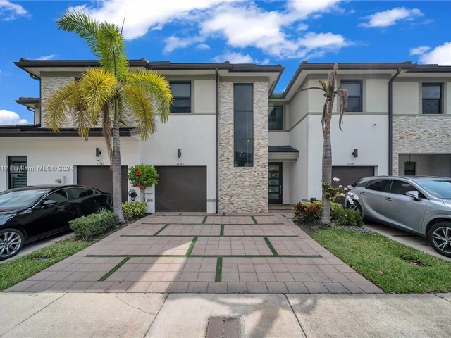 15785 NW 91st Ct # 15785, Miami Lakes FL 33018