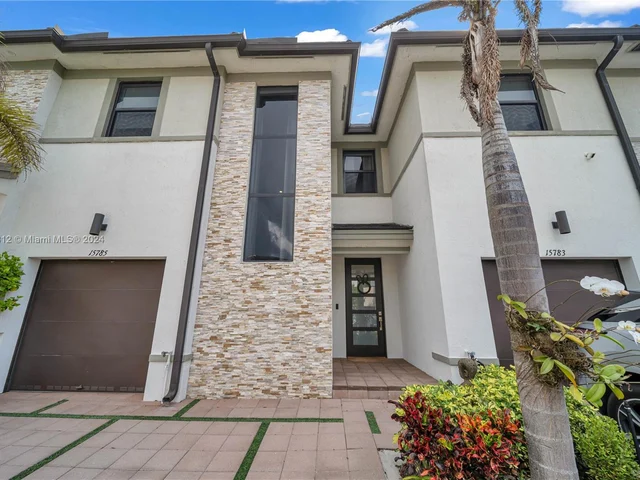 15785 NW 91st Ct # 15785, Miami Lakes FL 33018