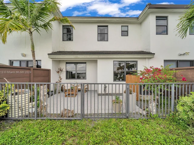 15785 NW 91st Ct # 15785, Miami Lakes FL 33018